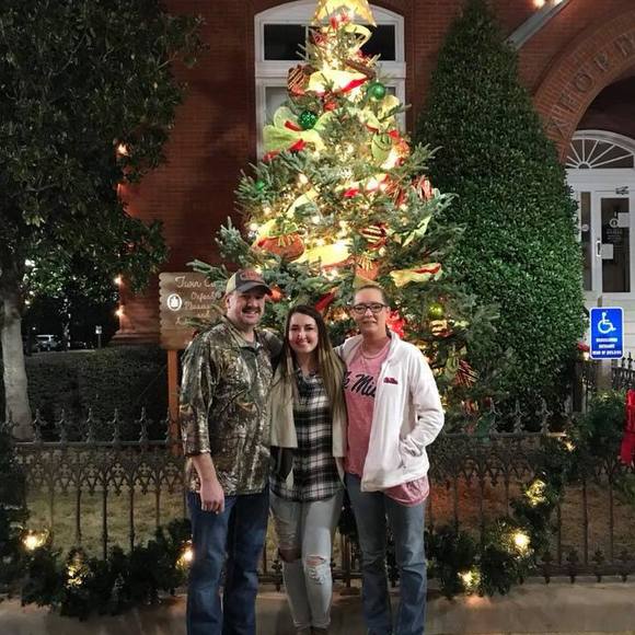 Meet your Posher, Kelley - Picture 1 of 1